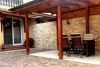 Proprietar   |   Vilă modernă  în American Village Pipera   |  Renovată complet - 15