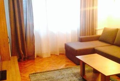 Apartament cu 3 camere semidecomandat, mobilat în Turda