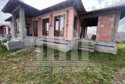 Casa individuala | Semifinisata | 105 mp | 500 mp teren | Sard - 2
