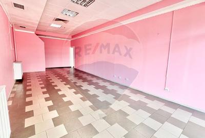De închiriat spațiu comercial, 122mp în zona Decebal - 11