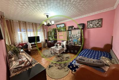 Apartament, 2 camere, 54 mp, decomandat, Rovine, Zona Cofetaria Damarin - 1