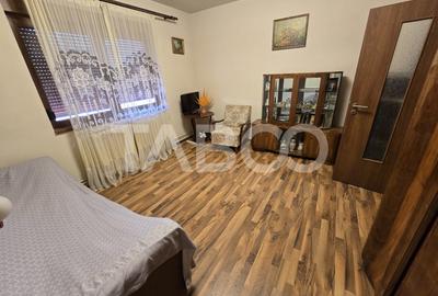 Casa individuala de vanzare 4 camere 120mp si curte 1310 mp Gusterita - 1