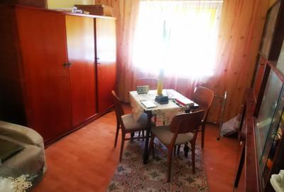 Apartament cu 3 camere, decomandat - zona Piata Centrala