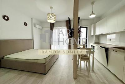 Garsonieră decomandată în Vest