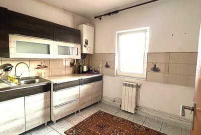 Apartament 3 camere 68mp Bradet -garaj langa bloc Pret 88.000eur neg - 1