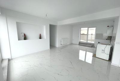 Penthouse cu 5 camere decomandat în Kogălniceanu