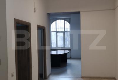 Birou, de 62.54 mp, în Central