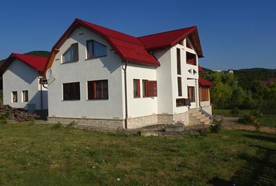 Vand casa în sistem P+M, are suprafața utilă 160 mp,finisată integral și echipat - 1