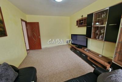 Apartament 3 camere, situat in Targu Jiu, Str. G-Ral Christian Tell - 3