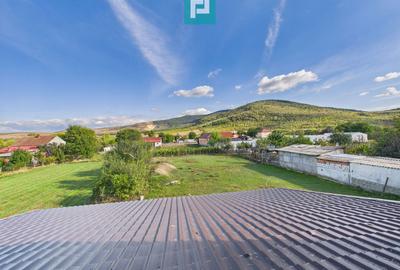 Casă cu panoramă spre dealurile Șiriei - 17