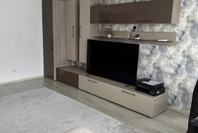 Apartament cu 3 camere decomandat, mobilat în Sebastian