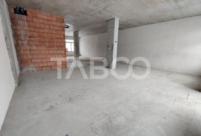 Spatiu comercial open space generos stradal cu vitrine Turnisor Sibiu - 8