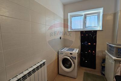 Casă / Vilă de lux cu 8 camere de vânzare in Obcini, Suceava - 27