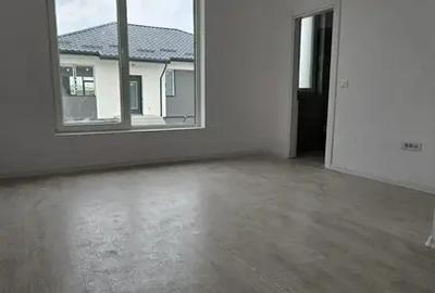 Casa singur curte /mutare imediata-Tunari Comision 0% - 6