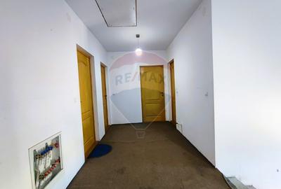 Casă / Vilă cu 5 camere de vânzare - 5