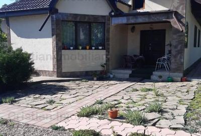 Casă cu 3 camere în Vărsătura