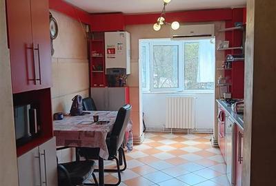 Apartament 3 camere Etaj 1 de 81mp Bd Poitiers langa Padure - 3