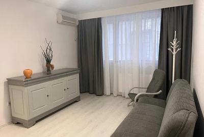 Apartament cu 2 camere decomandat în Delfinariu