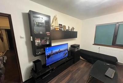 Apartament cu 2 camere decomandat în CET