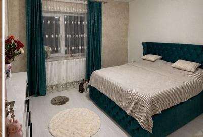 Apartament cu 3 camere decomandat în Drumul Sării
