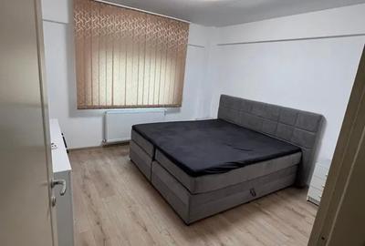 Apartament cu 3 camere decomandat în Valea Adâncă