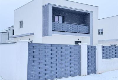 Casă individuală cu 3 camere în Malu Mare