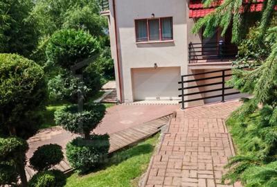 Casă individuală cu 5 camere în Europa