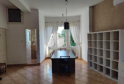 Apartament in vila,  vintage si foarte spatios - 2