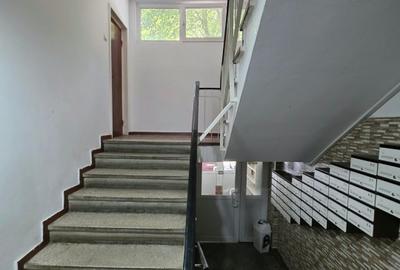 Apartament cu 4 camere semidecomandat în Drumul Taberei