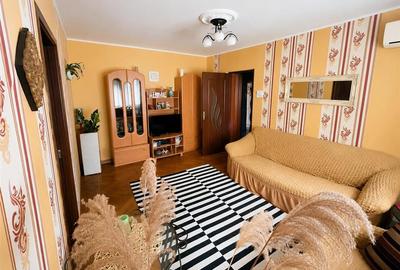 Vanzare apartament 3 camere - Podu Ros - bulevard etaj 2 - 14