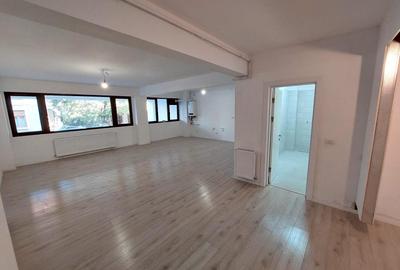 Apartament cu 3 camere decomandat în Dorobanți