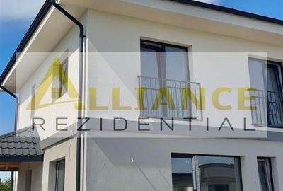 Casă individuală cu 3 camere decomandat în Central