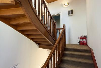 Vilă istorică de vânzare  Castel Aura Buzescu Bușteni  str. Victoriei nr. 11 - 24