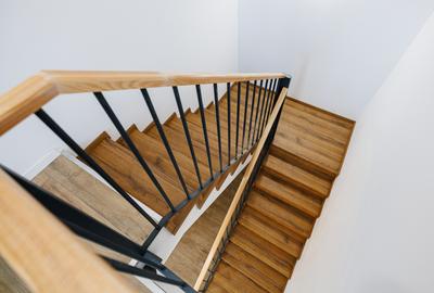 Duplex P+E în Moșnița Nouă, 3 dormitoare, 3 bai, teren 403 mp. Comision 0% - 21