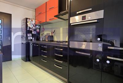 Apartament cu 2 camere decomandat, mobilat în Central