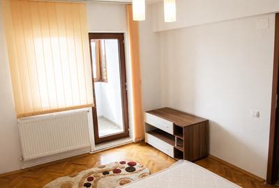 Apartament cu 2 camere, semdecomandat, langa UMF, CENTRU - 4