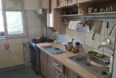 Apartament cu 3 camere în Crângași