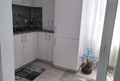 Garsoniera RENOVATA de la placa, CT, AC, mobila la comanda, utilata, etaj 2 - 5
