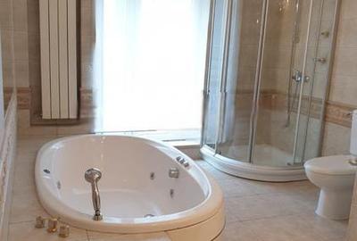 Apartament 5 camere-spatios- zona central-garaj - 13