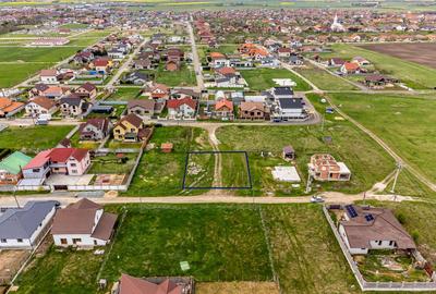 Teren Construcții intravilan de 748 mp, în Sânleani