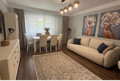 Apartament cu 3 camere decomandat, mobilat în Unirii