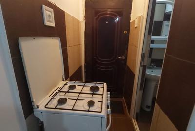 Garsoniera 10mp RENOVATA COMPLET -Etajul 1 -Zona Penny-Politie - 2