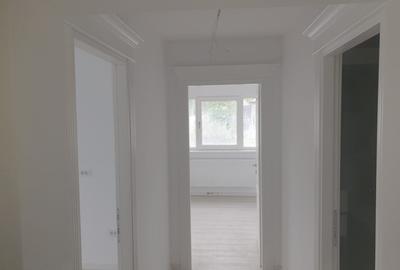 Apartament cu 2 camere decomandat în Nicolina