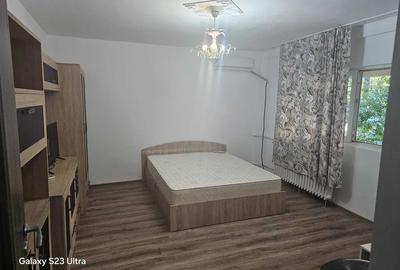 Garsonieră decomandată în Colentina