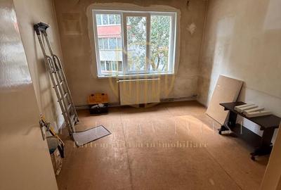 Mega Mal Pantelimon vand 3 camere 76 mp 137000eur - 2