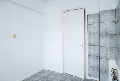 De vanzare 2 camere Titan | Etaj 3 | metrou Costin Georgian |  COMISION 0% - 7