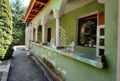 Casa la curte comuna 4 camere, zona Centrala - 12