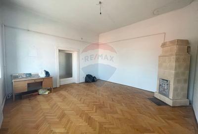 Casă cu 3 camere de vânzare în zona centrala comison 0% - 5