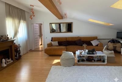 Apartament cu 2 camere decomandat, mobilat în Rovine