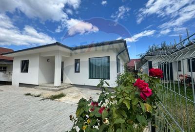 Casă individuală cu 4 camere în Nord-Est